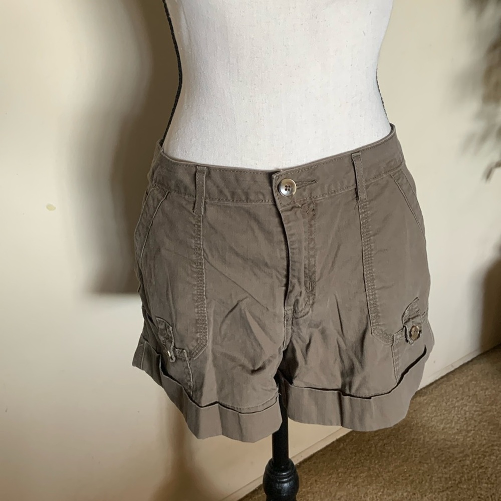 Levi’s cargo short low rise size 12 khaki green